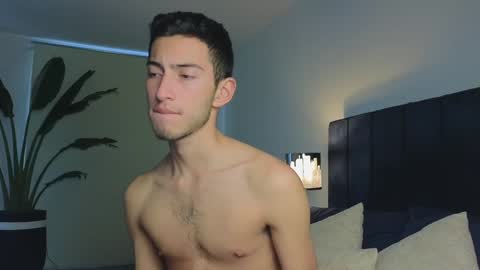 Snapshot of ethan_skiny_ chatting on December 7, 9:44 pm Joan online show from December 7, 9:44 pm