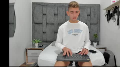 ethanhot_os online show from April 1, 8:50 pm