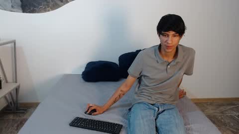   online show from April 21, 11:38 am