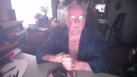 Snapshot of exceos chatting on February 10, 4:14 pm EXCEOS online show from February 10, 4:14 pm