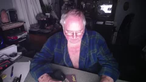 Snapshot of exceos chatting on January 26, 2:19 pm EXCEOS online show from January 26, 2:19 pm