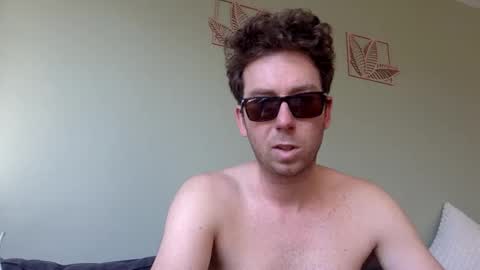 Excuteboy online show from March 2, 2:13 pm