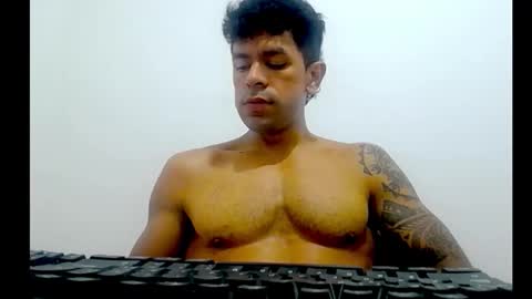 exoticboybigdick online show from January 12, 7:51 pm