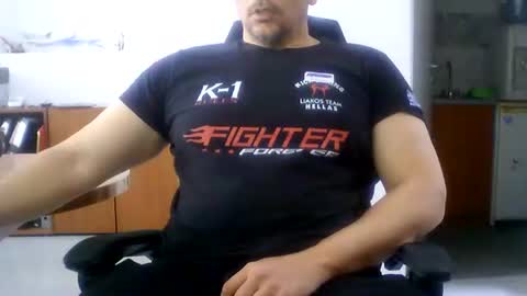 derssing online show from March 31, 11:34 am