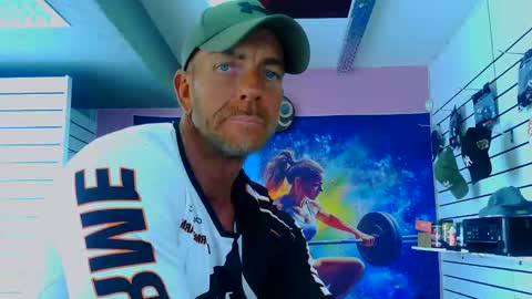 fabxxxl online show from October 8, 11:58 am