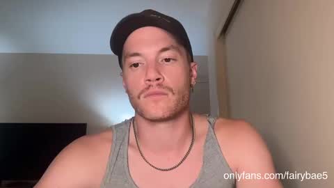 Travis online show from October 6, 5:01 am