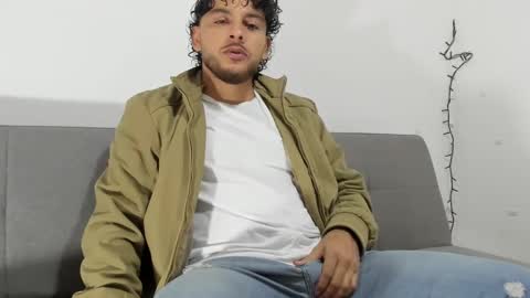 favid95 online show from January 25, 11:43 pm