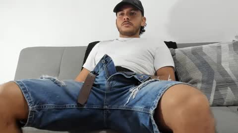 favid95 online show from December 15, 1:35 am