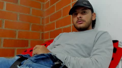 favid95 online show from December 6, 8:29 pm