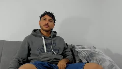 favid95 online show from December 11, 1:49 am