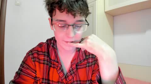 Michael online show from December 25, 6:52 pm