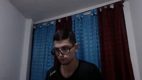 jhonatan felipe online show from February 4, 12:29 am