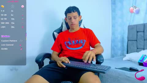 Snapshot of felipehot_gonzales chatting on October 23, 1:25 pm FELIPE online show from October 23, 1:25 pm