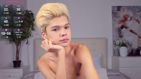 Felix online show from March 5, 4:24 pm