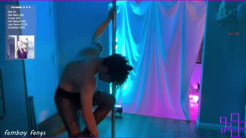 femboyfangs online show from December 3, 7:36 am