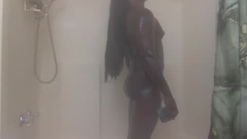 Snapshot of fettifinesor chatting on October 20, 2:37 am fettifinesor online show from October 20, 2:37 am