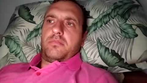 Snapshot of figonik chatting on October 7, 5:00 am Nick online show from October 7, 5:00 am