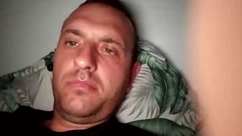 Snapshot of figonik chatting on October 18, 8:14 pm Nick online show from October 18, 8:14 pm