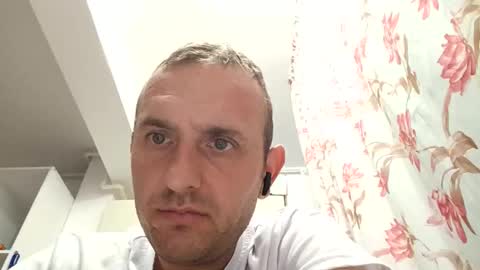 Snapshot of figonik chatting on October 24, 5:20 am Nick online show from October 24, 5:20 am