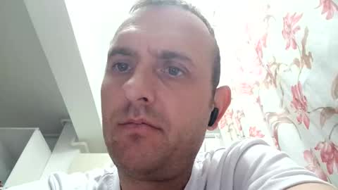 Snapshot of figonik chatting on October 23, 5:11 am Nick online show from October 23, 5:11 am