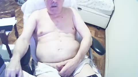 Snapshot of filhober chatting on February 26, 1:53 am filhober online show from February 26, 1:53 am