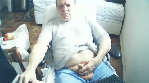 Snapshot of filhober chatting on January 11, 1:43 pm filhober online show from January 11, 1:43 pm