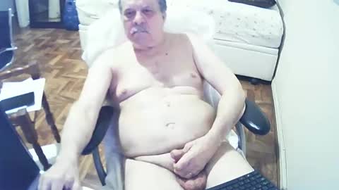 Snapshot of filhober chatting on January 2, 1:38 am filhober online show from January 2, 1:38 am