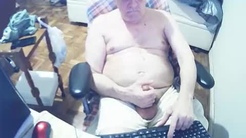 Snapshot of filhober chatting on October 6, 1:54 am filhober online show from October 6, 1:54 am