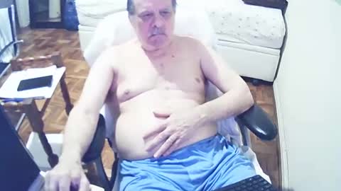 Snapshot of filhober chatting on January 8, 2:35 am filhober online show from January 8, 2:35 am