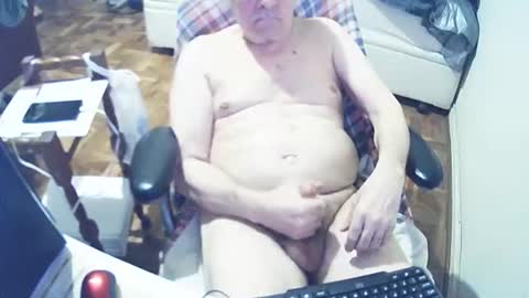 Snapshot of filhober chatting on October 4, 1:21 am filhober online show from October 4, 1:21 am