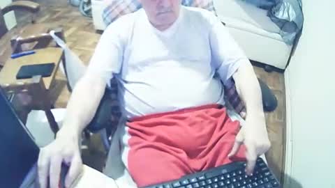 Snapshot of filhober chatting on September 17, 2:12 am filhober online show from September 17, 2:12 am