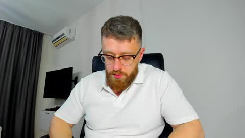 FindomGuyXXX online show from April 15, 7:03 pm