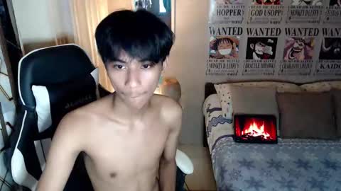 fineboii_rey18 online show from May 5, 3:14 pm