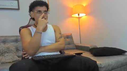 fire_boy69 online show from December 1, 6:33 pm