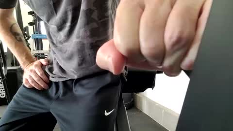 Snapshot of fitshow75 chatting on September 23, 6:29 pm Links in Bio below online show from September 23, 6:29 pm