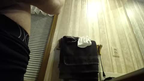 Snapshot of fitshow75 chatting on February 10, 10:53 am Links in Bio below online show from February 10, 10:53 am