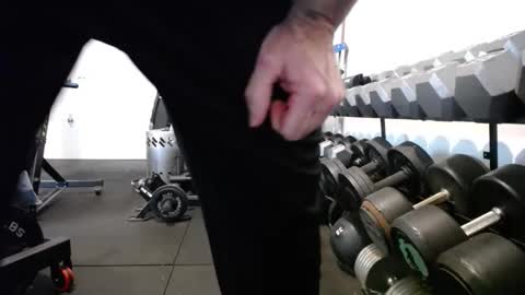 Snapshot of fitshow75 chatting on December 16, 7:21 pm Links in Bio below online show from December 16, 7:21 pm