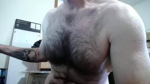 Snapshot of fitshow75 chatting on October 12, 11:48 am Links in Bio below online show from October 12, 11:48 am