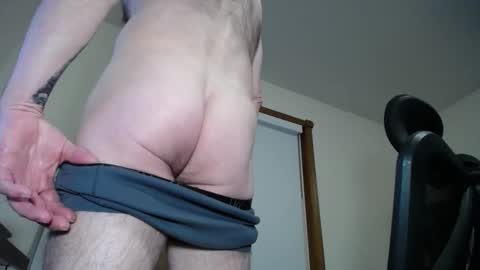 Snapshot of fitshow75 chatting on January 11, 2:52 am Links in Bio below online show from January 11, 2:52 am