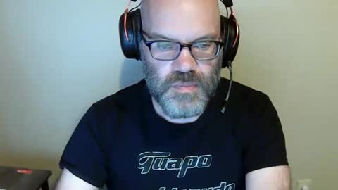 Snapshot of flez85 chatting on October 26, 7:43 am Derek online show from October 26, 7:43 am