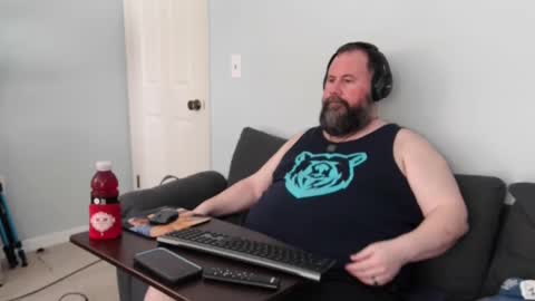 Snapshot of floridabearlive chatting on February 9, 6:37 pm FloridaBearLive online show from February 9, 6:37 pm