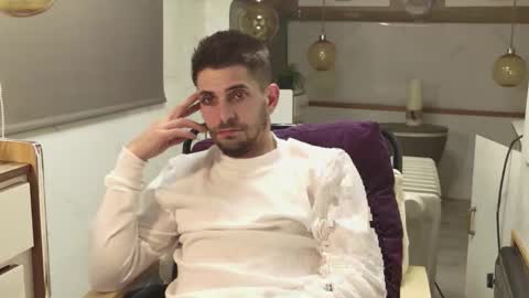 independent model online show from March 20, 8:23 pm