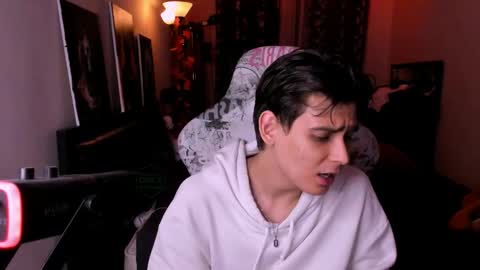 Foxicfu online show from April 4, 2:36 pm