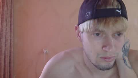 frame_tamer888 online show from May 10, 12:50 pm