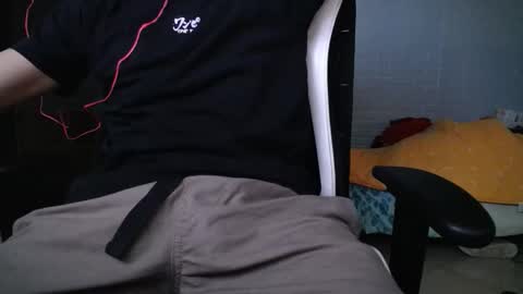 franceghj99 online show from November 25, 8:11 pm