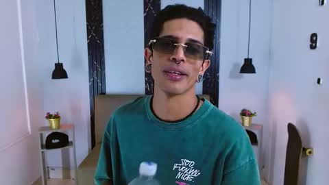 Franvill trato online show from November 22, 8:08 pm