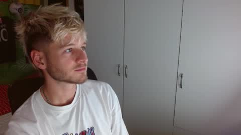 Snapshot of freddy_star chatting on October 21, 7:39 pm Frederick Perin online show from October 21, 7:39 pm