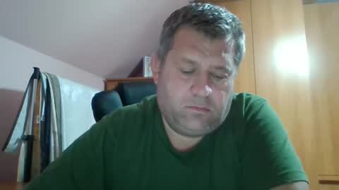 freeboy80180 online show from September 25, 6:18 pm