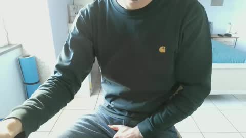 Snapshot of french_666999 chatting on February 5, 1:54 pm French 666999 online show from February 5, 1:54 pm