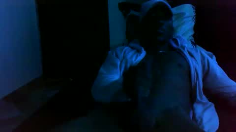 freza012 online show from May 14, 1:25 am